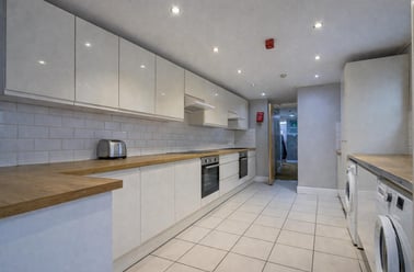 Rhymney Street, Plasnewydd, Cardiff - Image 2